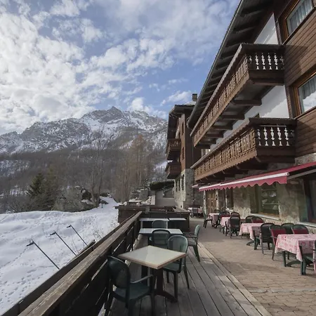 Rascard Otel Valtournenche